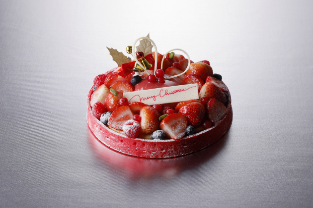 あまおうをふんだんに使用した華やかなタルト「タルト フレーズ」（Tarte aux Fraises）