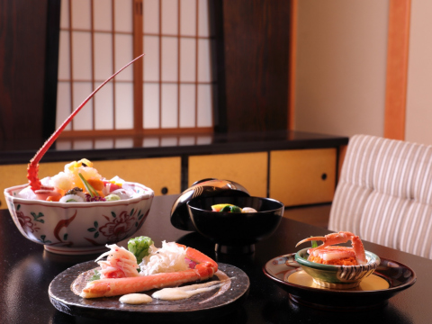 画像：松葉蟹・鳥取県産 和牛を味わう美食の饗宴