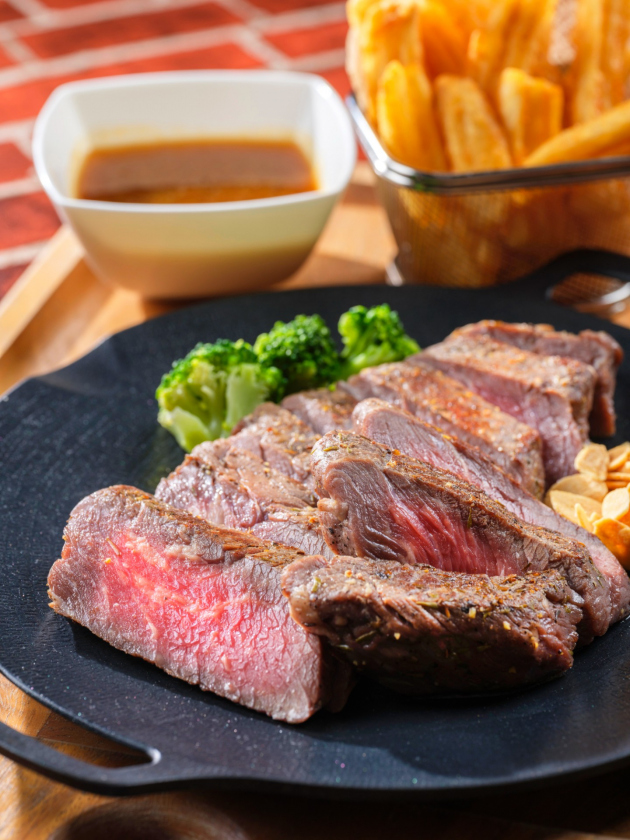 BEER GARDEN：ワンポンドステーキの料理イメージ