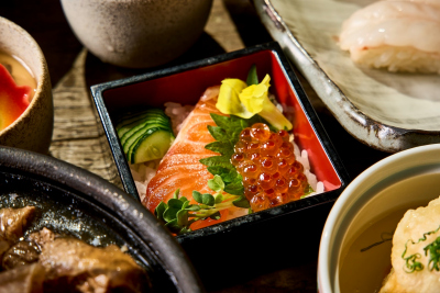サーモンとイクラの親子丼(平日限定)