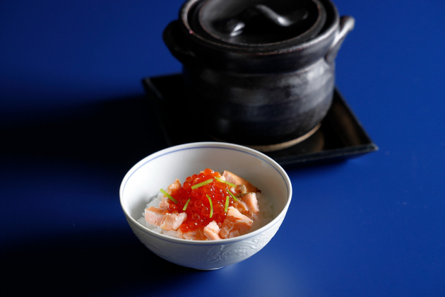 ZK日本料理「北海道産 いくらと鮭の釜炊きご飯」