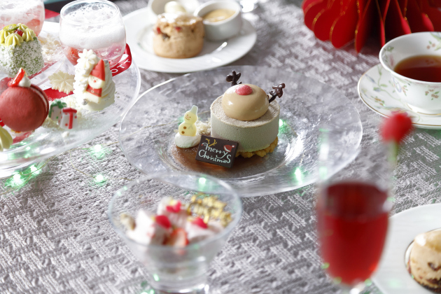 画像：LOUNGE PLUSのクリスマスアフタヌーンティーのトナカイをモチーフにしたプティ・ガトー