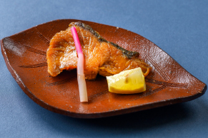 日本料理つのくに：鰤の照り焼きの料理イメージ