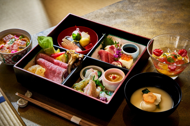 ホテル特製「松花堂弁当」