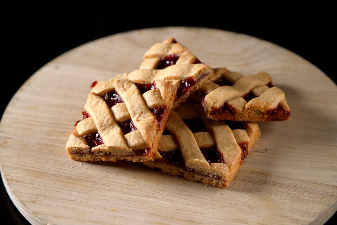 画像：M-Boutique「リンツァートルテ」