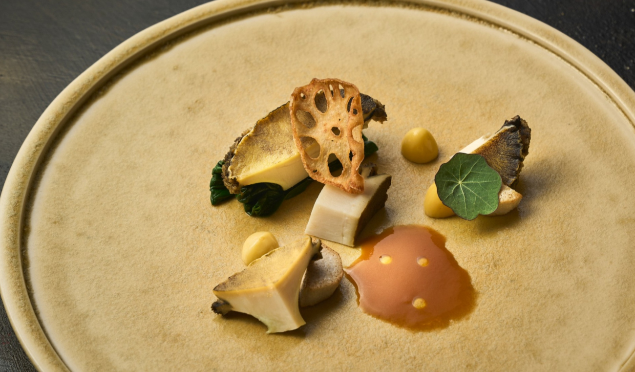 黒鮑のプランチャ　ソース・ブイヤベース