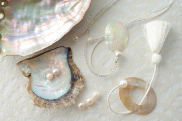 真珠と鮑貝プレートでつくるバッグチャーム