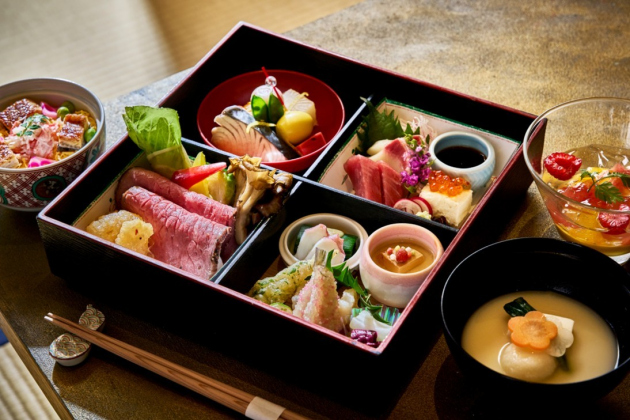 ホテル特製「松花堂弁当」