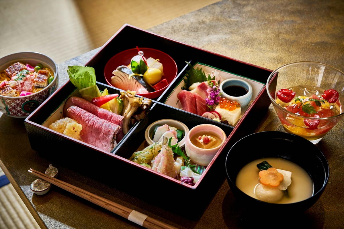 宴会料理　松花堂弁当