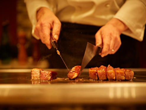 鉄板焼レストラン「山吹」