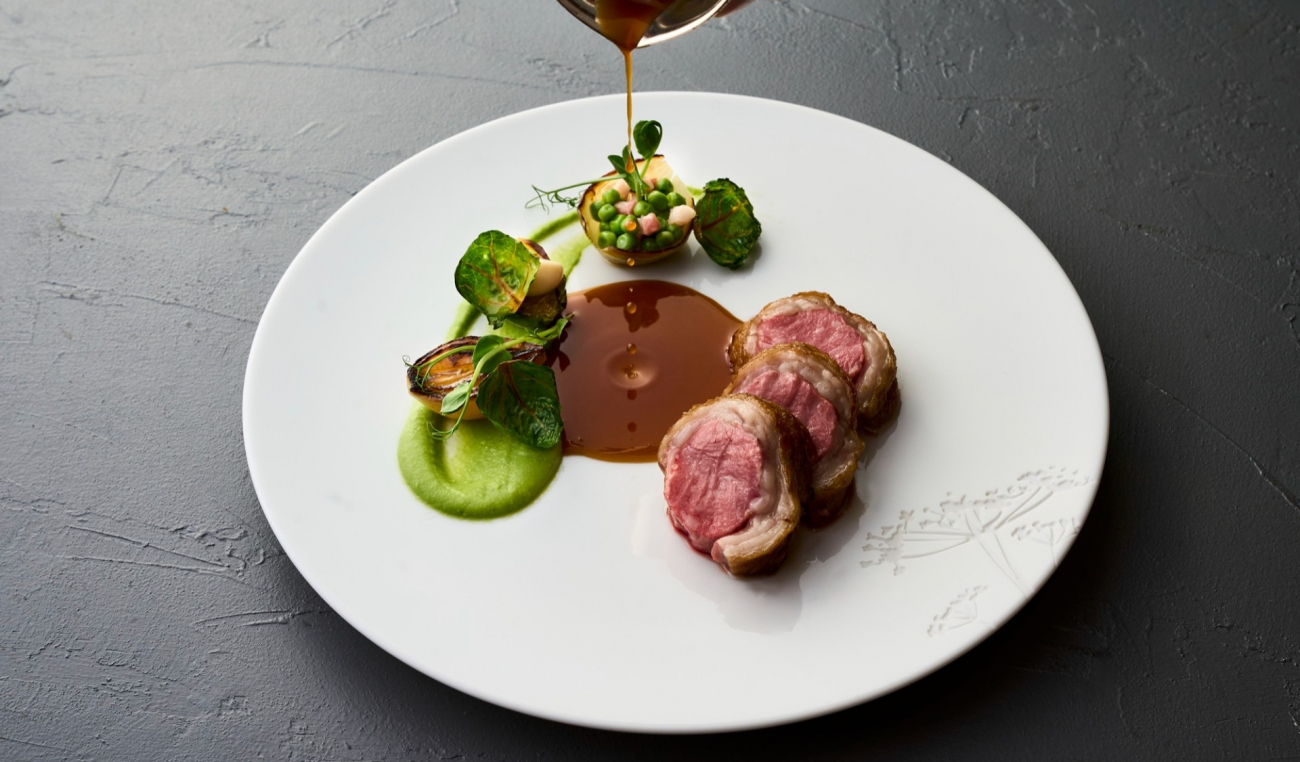 仔羊のロティ　モリーユ　プティポワフランセーズ