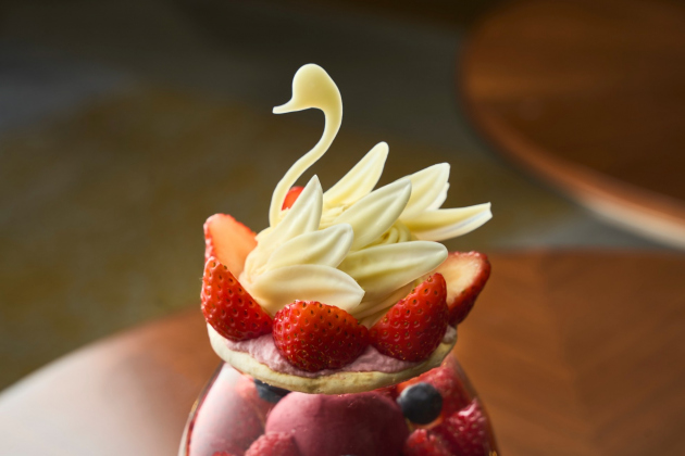 スワンのいちごパフェ