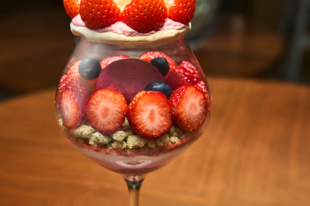 スワンのいちごパフェ