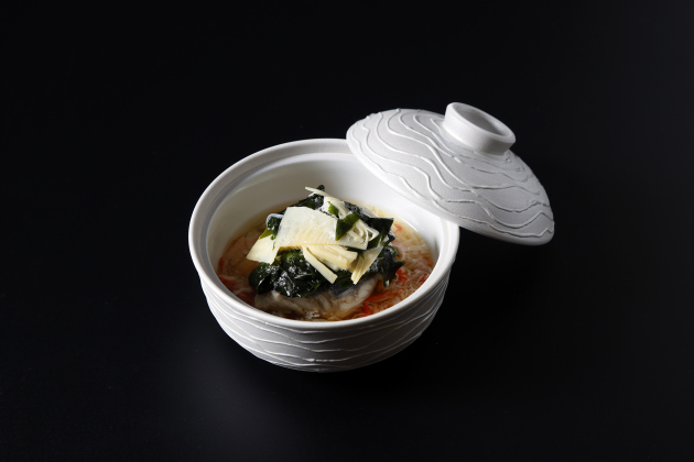 画像：ZK日本料理「若竹蒸し 鰆 ずわい蟹餡かけ」