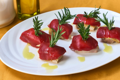 鶏もも⾁とパプリカ アンチョビ⾵味