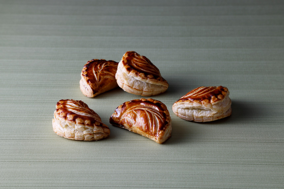 画像：M-Boutique「ショーソン・オ・スリーズピスターシュ」