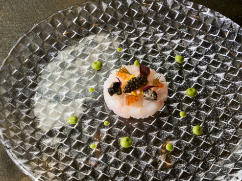 鰆のマリネ　グリーンピースのソース　 オリーブとケッパーのコンディメント