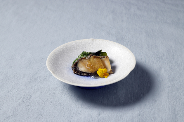 ZK日本料理 6月「（酢の物）蒸し鮑」