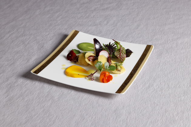 ZK鉄板焼 5月「ホタルイカとタラの芽のベニエ」