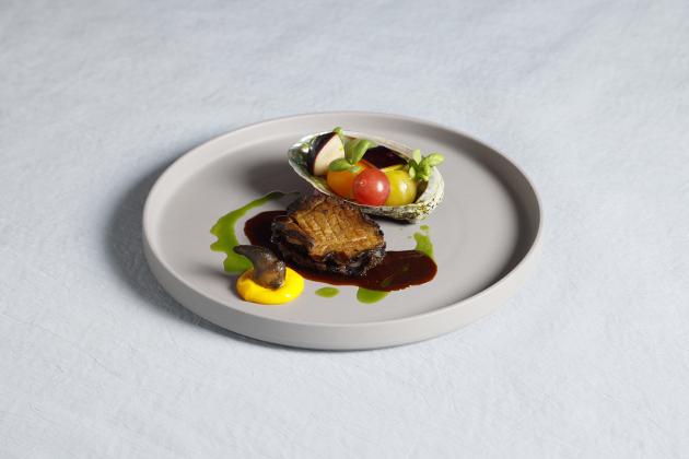 ZK鉄板焼 6月「黒鮑 プロヴァンサル風」