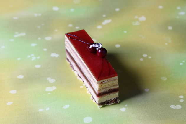 画像：M-Boutique「チェリー オペラ」