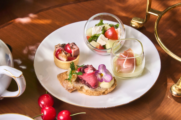 クラウンメロンと佐藤錦のアフタヌーンティー下段