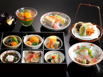 画像：春爛漫花見膳