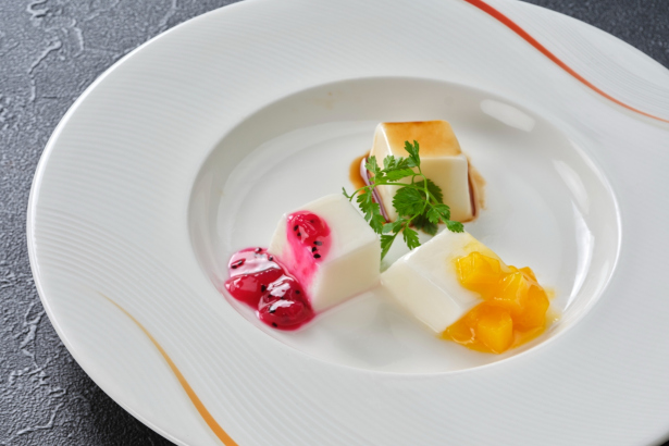 中国料理 四川：中華バル　杏仁アイス3種のソースのイメージ